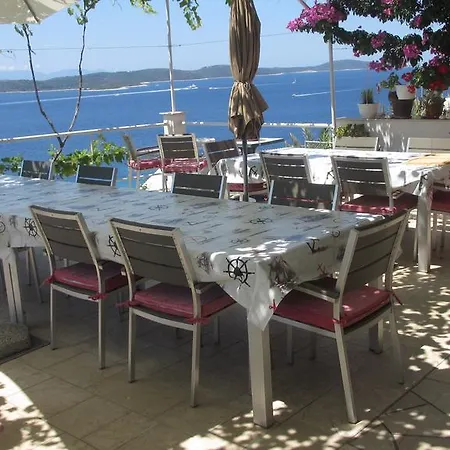 J&b House Hvar フヴァル