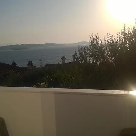 J&b House Hvar Хвар