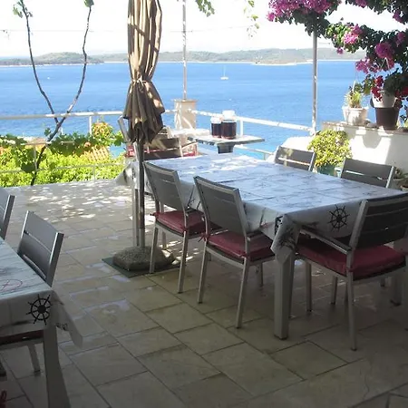 J&b House Hvar * 赫瓦尔