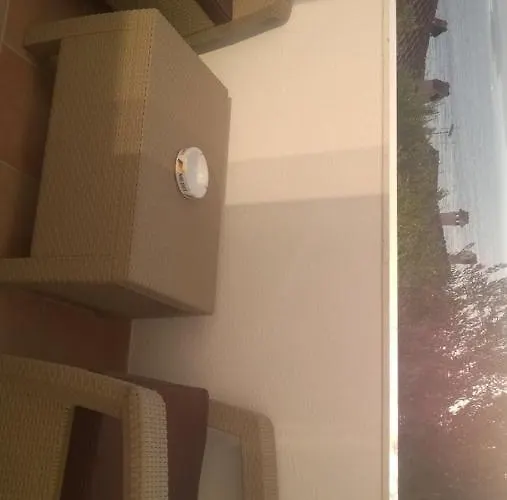 J&b House Hvar Apartman