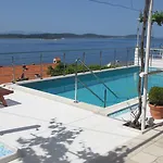 J&b House Hvar